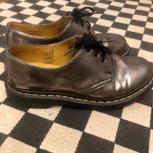 Dr. Martens Pewter / Silver Oxfords, Women’s sz 8
